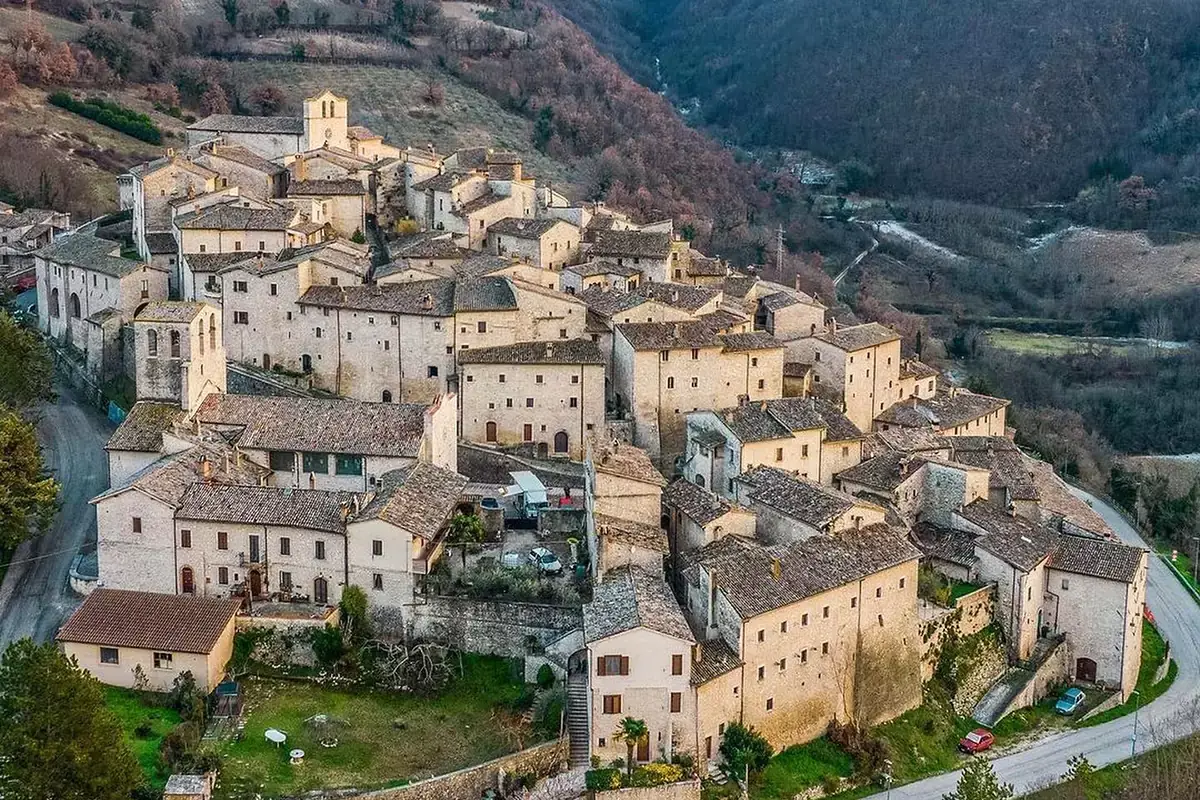 Il borgo Vallo di Nera Fine settimana all&rsquo;aria aperta a Vallo di Nera